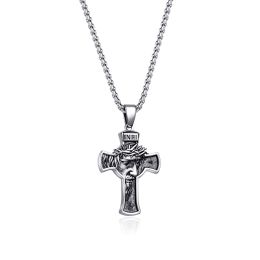 DIVERSE náhrdelník z oceli KŘÍŽEK